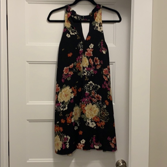 Dry Goods Key-Hole Floral Dress - Picture 2 of 2